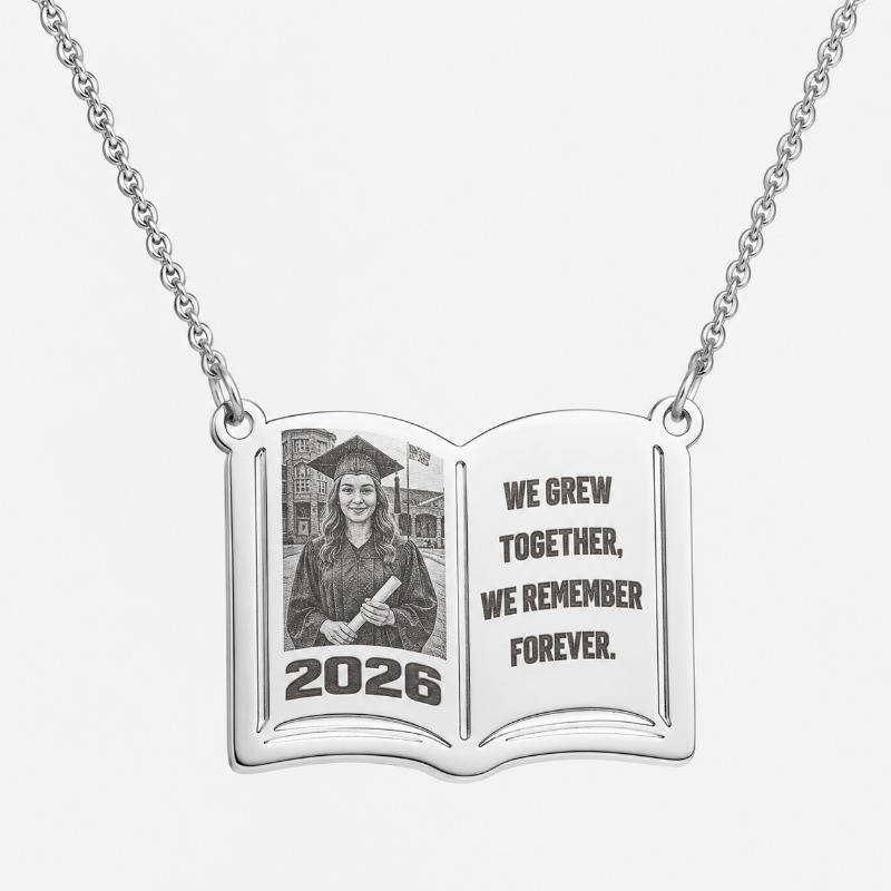 Custom Photo Book - カスタムフォトブックネックレス ステンレス製 パーソナライズ卒業2026ペンダント 名前入りテキスト入り 女性へのギフト