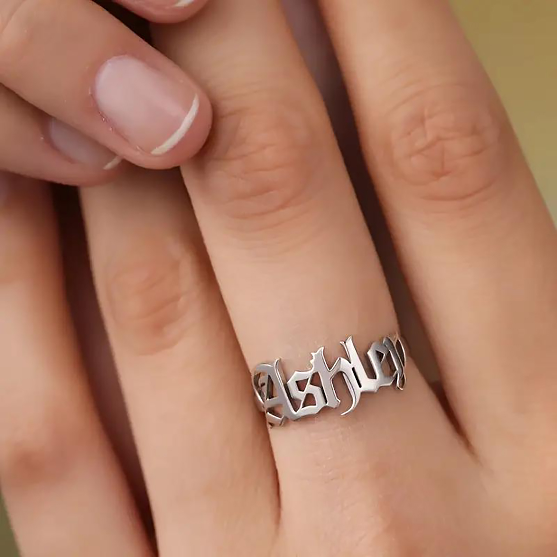 Initial Ring Custom - カスタムゴールドリング女性ゴシックリング古英語ステンレス鋼リングパーソナライズパーティージュエリー結婚式デートギフト