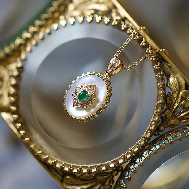女性のファッションライト高級フラワーペンダントネックレス人格 - Birth Flower Necklace のレビューと価格