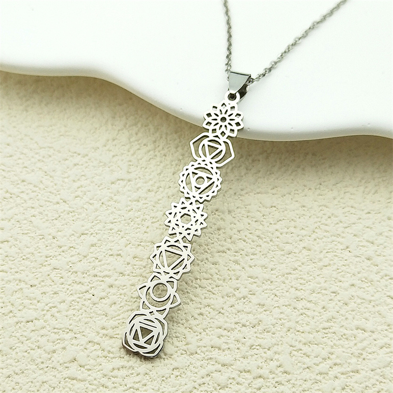 ヨガ 7 チャクラ誕生花ペンダントネックレス女性ガールズステ - Birth Flower Necklace のレビューと価格