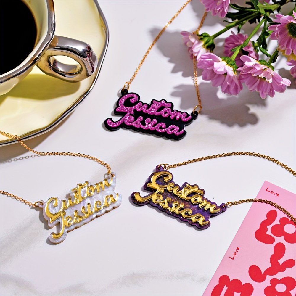 パーソナライズされた二層アクリルネームネックレス、二層のおし - Name Necklace Custom のレビューと価格