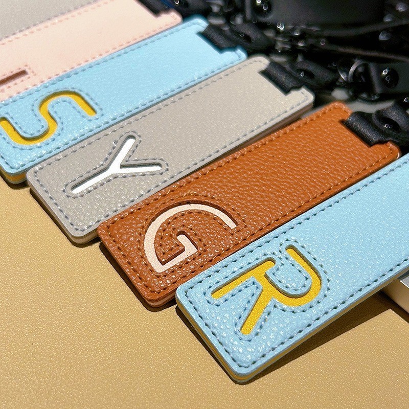 A-zペンダント付きのクラシックなPUレザーキーホルダー,2 - Monogram Keychain Leather のレビューと価格