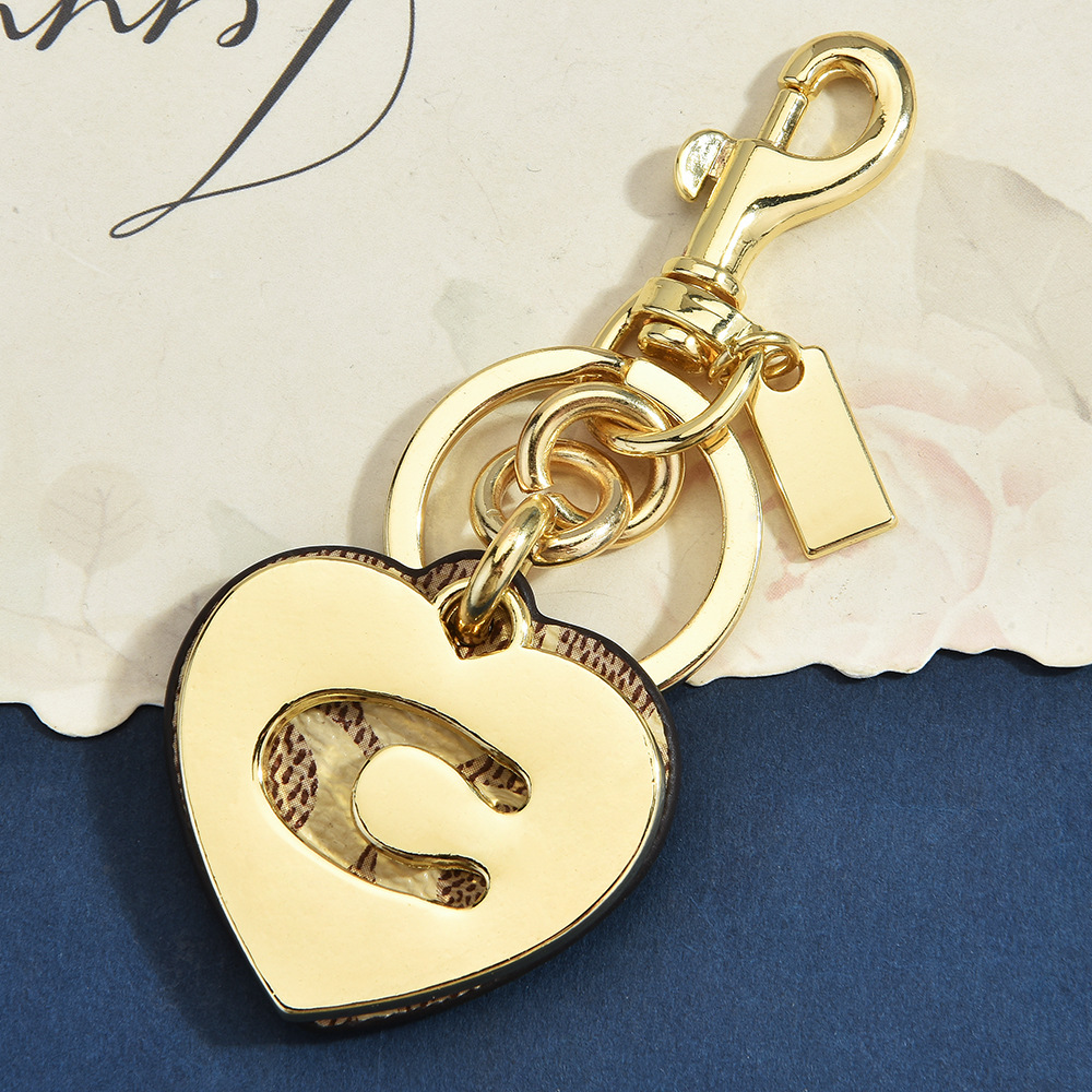 イニシャルCモノグラムバッグチャームキーホルダー、シグネチャ - Monogram Keychain Leather のレビューと価格