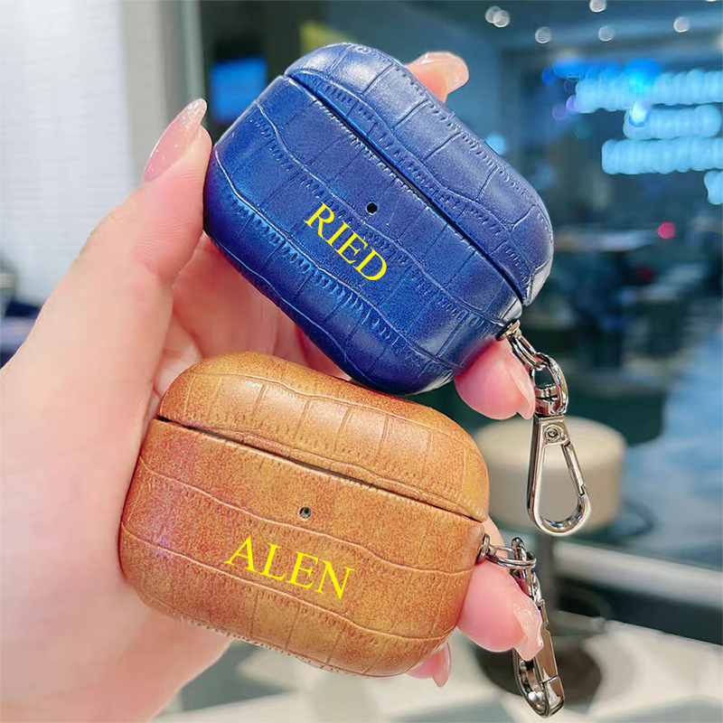 パーソナライズされた名前のクロコダイルレザーケース,キーホル - Monogram Keychain Leather のレビューと価格