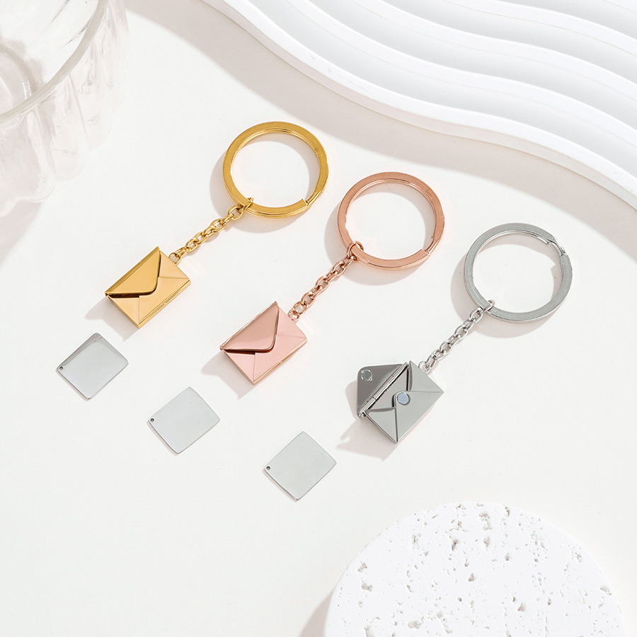 封筒を開けることができるカスタムキーホルダー llavero - Initial Ring Custom のレビューと価格