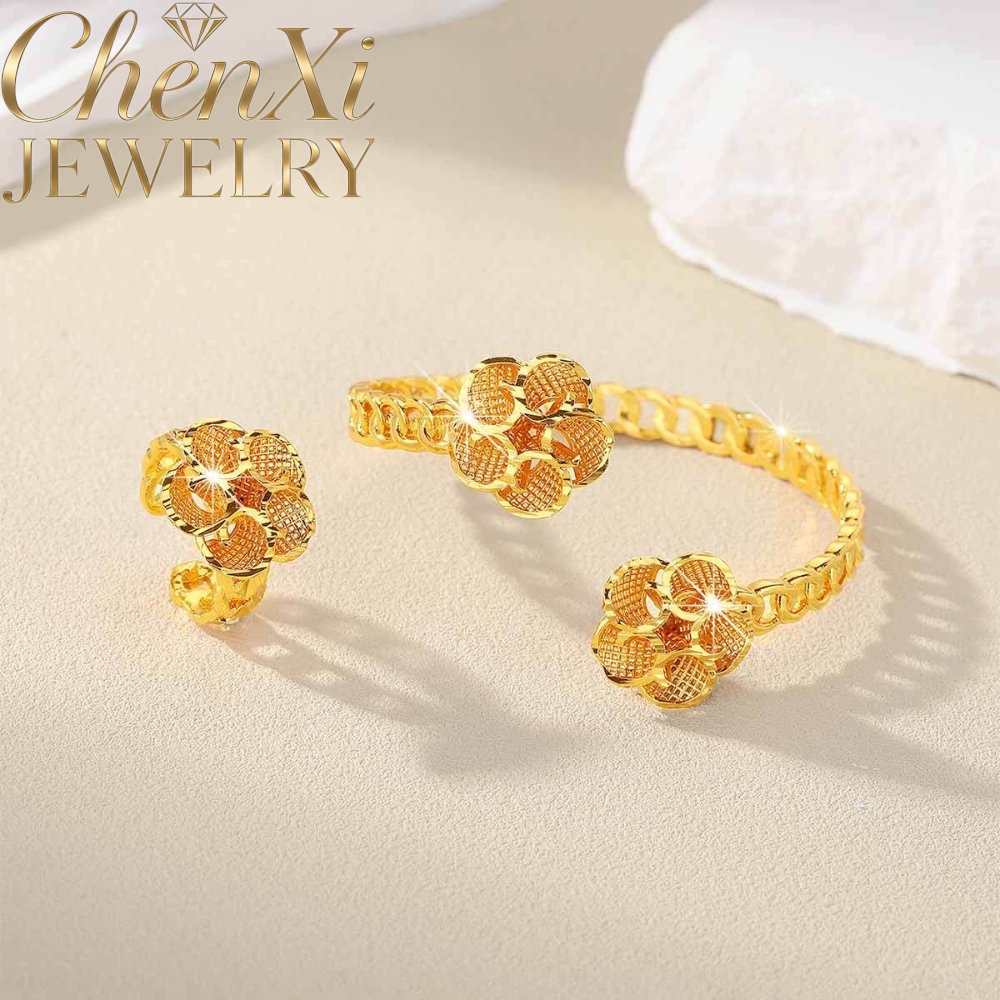 サンドゴールドの花柄オープンエンドバングルとリングのセット、 - Coordinates Bracelet のレビューと価格